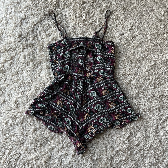 Burgundy boho romper in xs - Picture 2 of 4